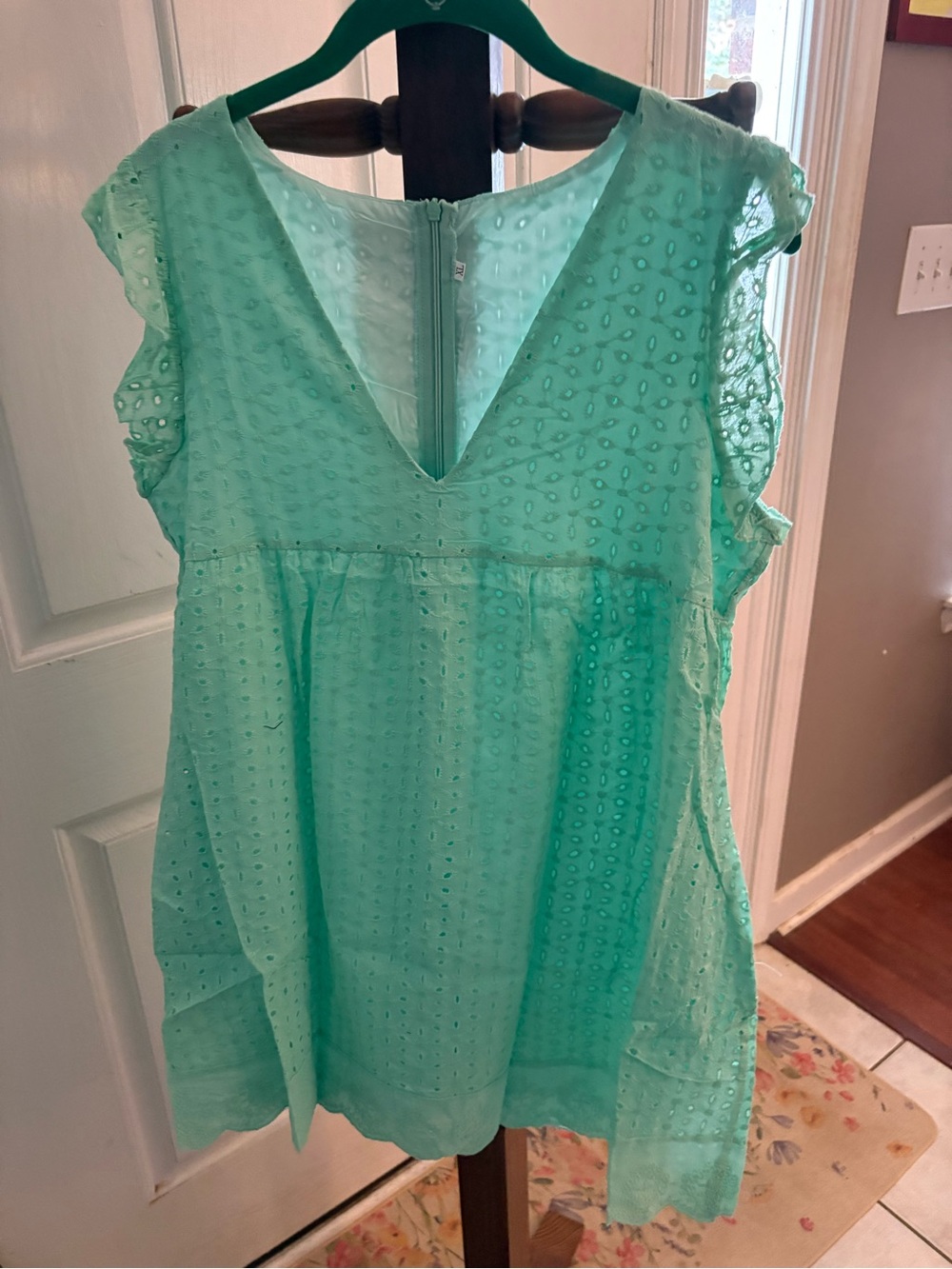 Source Unknown Mint Green Eyelet V-Neck Sleeveless Tunic